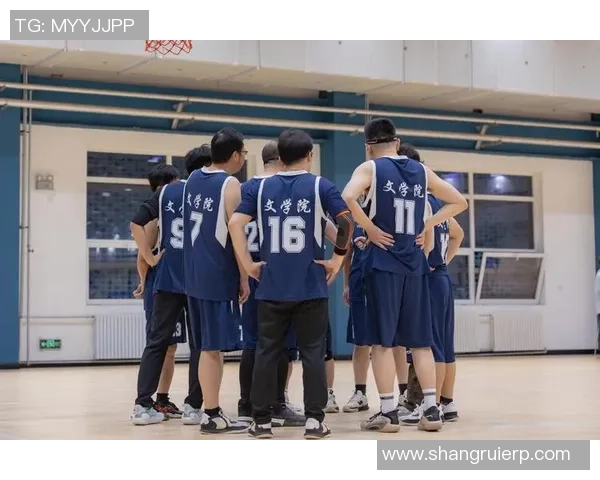 篮球团队协作实力对比成都篮球队荣获第三名佳绩分析