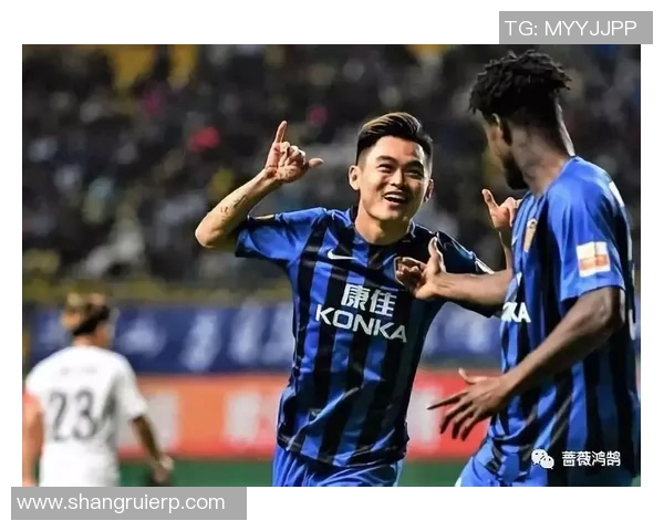 足球明星戴眼镜展现帅气风采的视频合集让你大开眼界