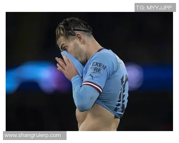 足球明星因不当行为遭重罚115万元引发广泛关注和讨论