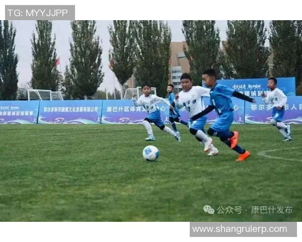 足球明星汇聚一堂打造梦幻球队共同追逐绿茵场上的荣耀与胜利